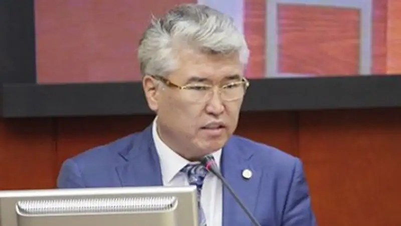 Мухамедиулы о кино: Только хлеб, а песни нет