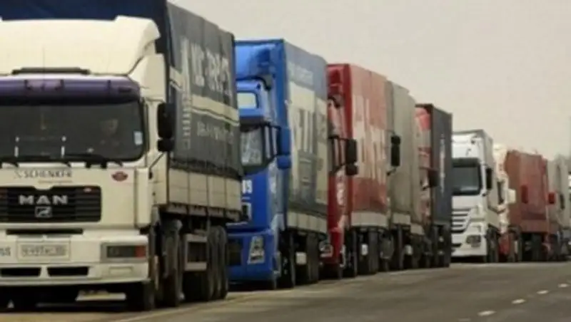 Россия запретила перевозить грузы из Украины в Казахстан через свою территорию 