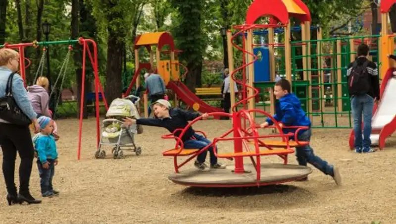 472 новые детские площадки подарят алматинцам