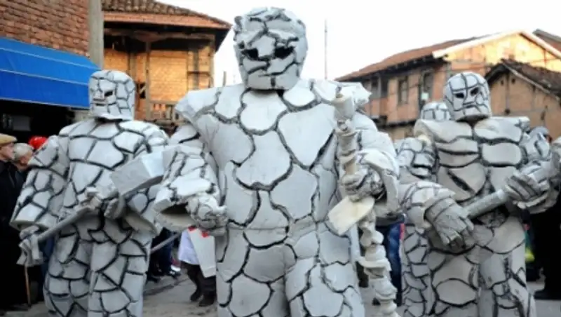 В Македонии стартовал старейший на Балканах карнавал