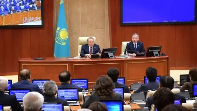 Назарбаев принимает участие в заседании Мажилиса Парламента РК