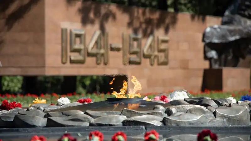 Парк имени 28 гвардейцев-панфиловцев, вечный огонь , фото - Новости Zakon.kz от 19.07.2023 10:54
