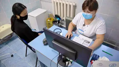 Осмотр, врач, пациент, коронавирус, фото - Новости Zakon.kz от 15.07.2022 16:25