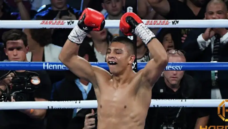 23-летний мексиканец бросил вызов Головкину