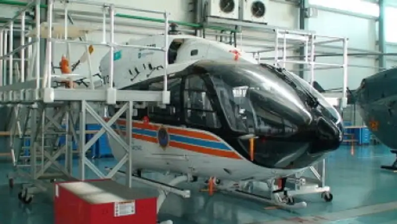 В Казахстане неизвестно об уголовных делах по поставкам Eurocopter из Франции - Назарбаев