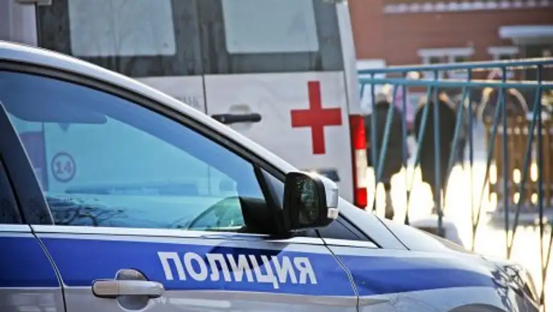 В Семее в аварию попали машины медиков и полицейских