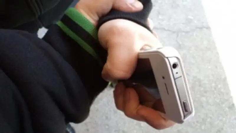 19-летний житель Акмолинской области в столице отбирал у детей телефоны