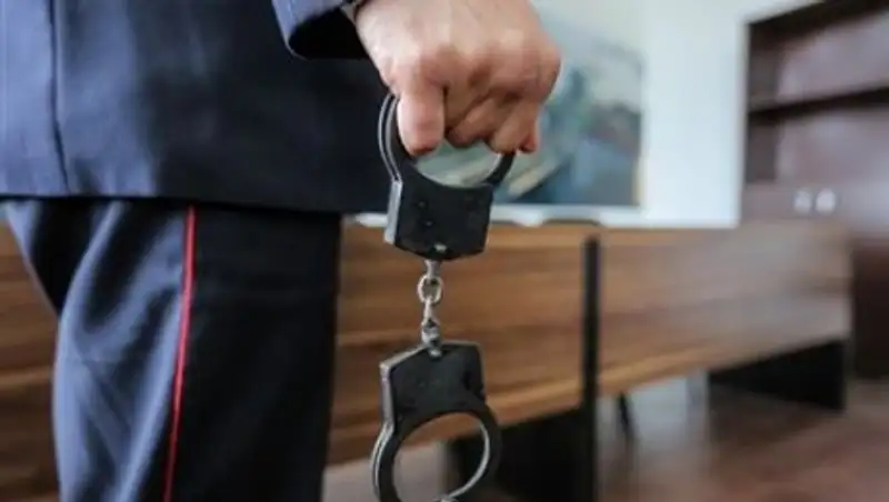 Алматы облысында ұрлық жасаған полицей 5 жылға сотталды