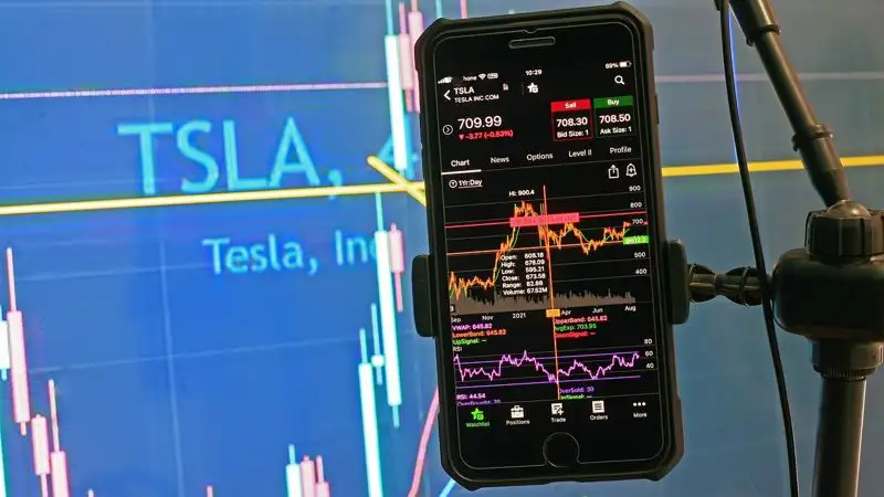 Илон Маск продал акции Tesla на 3,6 млрд долларов