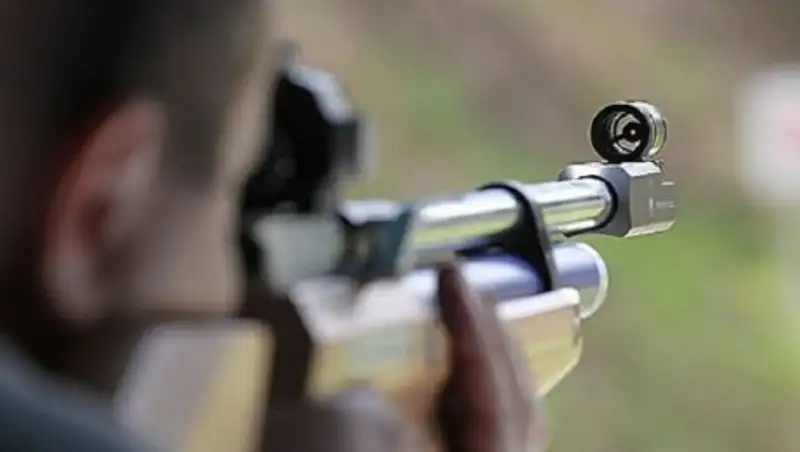 Пять суток получил мужчина за стрельбу по детям и кошкам в Актау