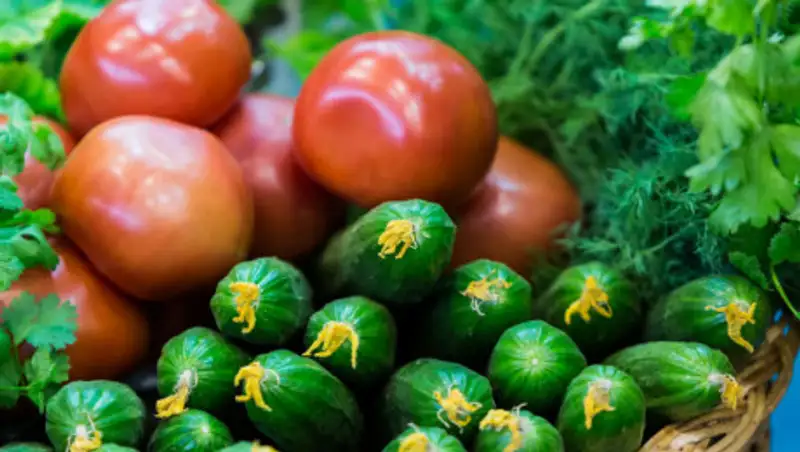 Огурцы за месяц подорожали еще на 25%, помидоры —  на 18%