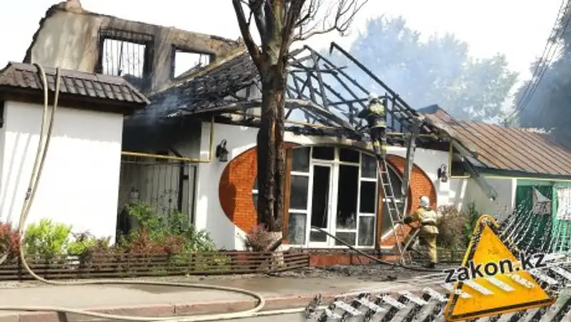 В Алматы горело популярное кафе