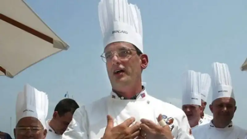 Бывший шеф-повар Белого дома пропал в горах Нью-Мексико