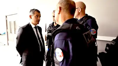 Франция задействует 40 000 полицейских из-за беспорядков