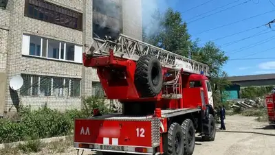 30 человек эвакуировали пожарные Усть-Каменогорска, фото - Новости Zakon.kz от 04.10.2022 07:07