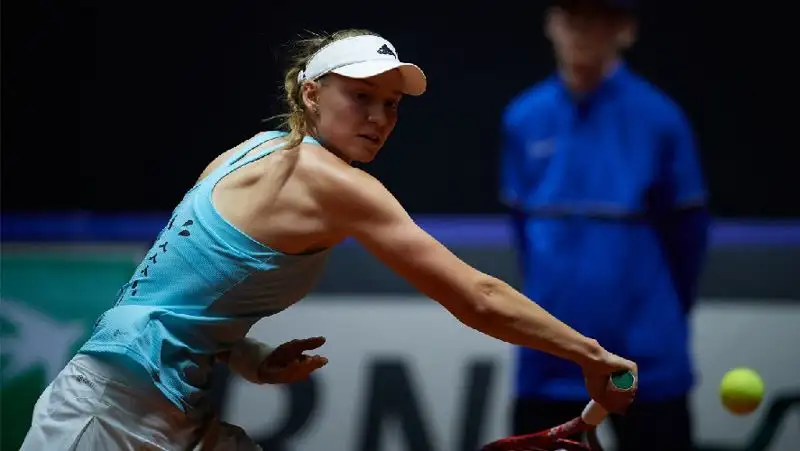 Рыбакина выиграла второй матч подряд в одиночном разряде итальянского турнира