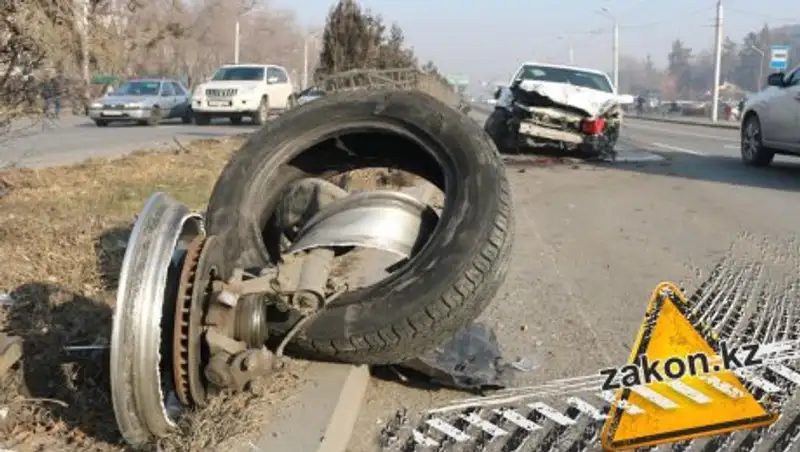 В Алматы произошла жесткая авария