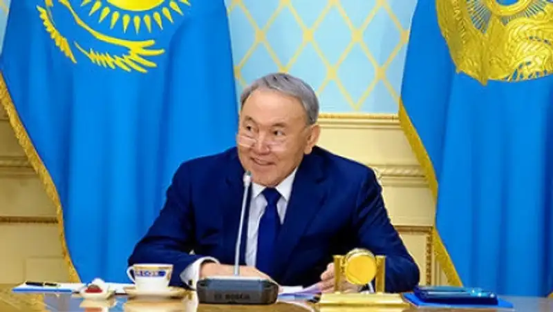 Нур Отан единогласно поддержала выдвижение Назарбаева кандидатом в президенты