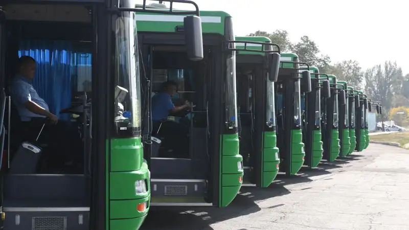 В Астане и Алматы несколько автобусных маршрутов изменят схемы движения