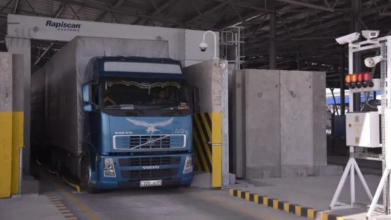 Какую плату будут взимать за пропуск грузового транспорта через границу