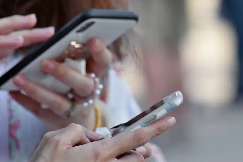 Фейк о преступниках, заманивающих жертву при помощи плачущего ребенка, распространяют в Сети