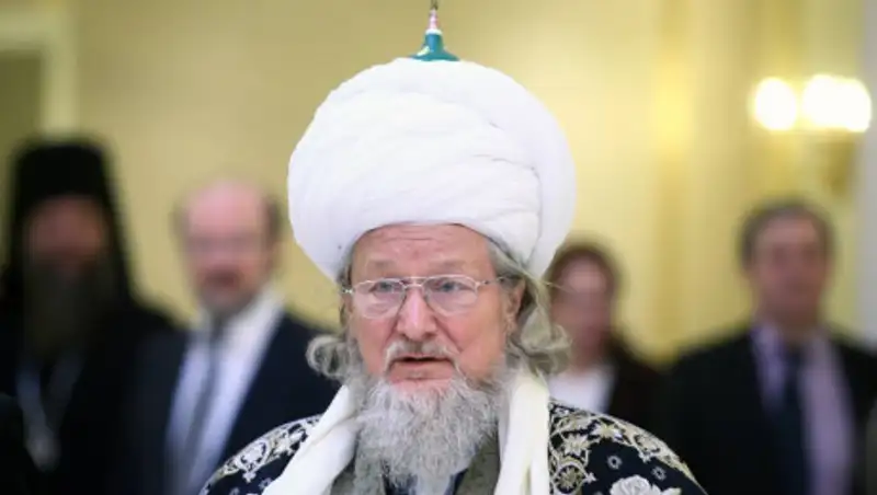 Российские мусульмане предложили закрепить поддержку религий в конституции