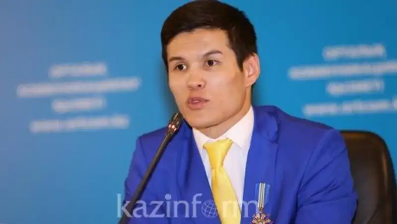 Данияр Елеусинов не собирается бросать любительский бокс