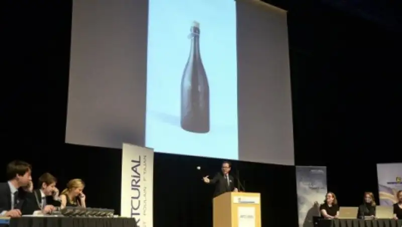 Ученые удивлены составом шампанского с затонувшего судна