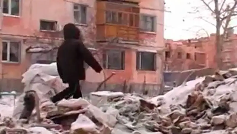 В Костанае жильцы возмущены произволом строителей