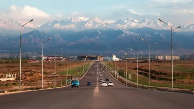 В Алматы частично перекроют движение по улице Момышулы