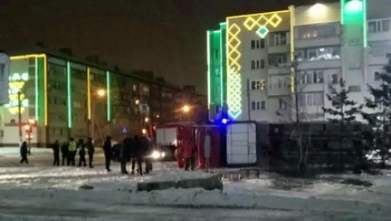 В Петропавловске опрокинулась пожарная машина