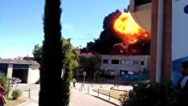 В сети появилось видео с места взрыва в больнице на юге Франции