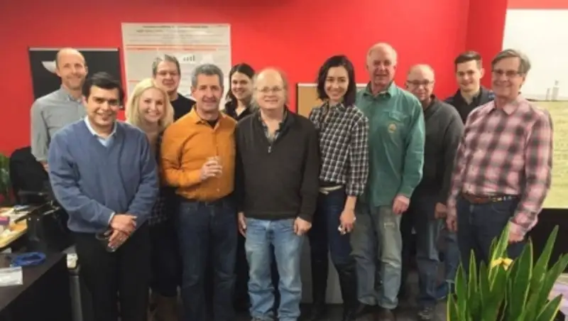 Не мывшийся 12 лет ученый запустил собственную линию косметики