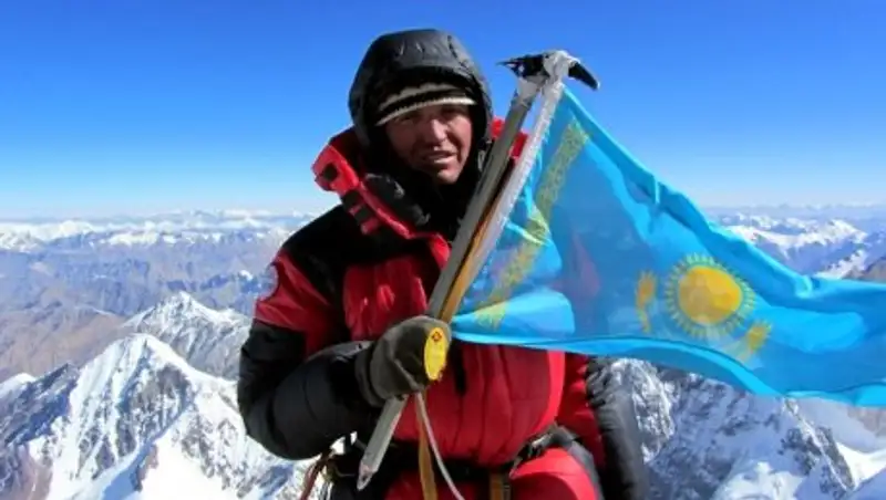 Казахстанец возглавит международную экспедицию на вторую по высоте горную вершину