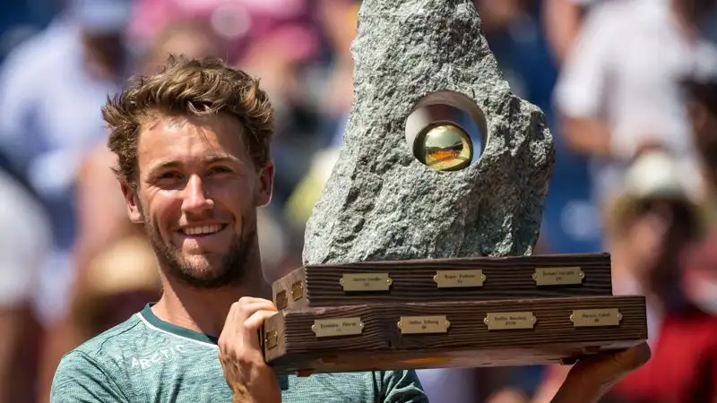 Каспер Рууд предстал в образе викинга