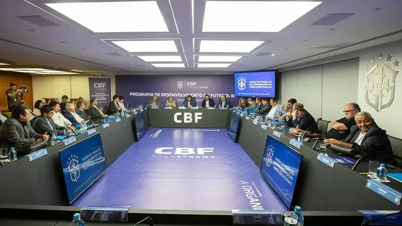 Самую титулованную футбольную сборную мира могут отстранить от международных игр