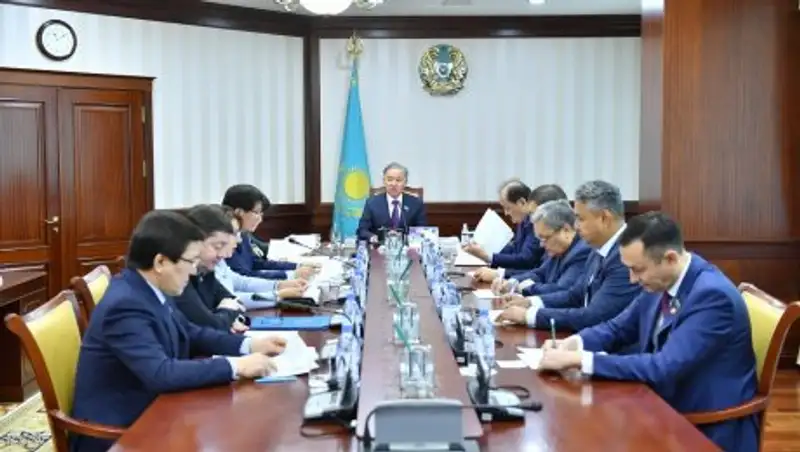 Нигматулин провел заседание Бюро Мажилиса