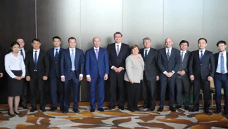 Руководители Нацбанков Казахстана и Швейцарии обсудили вопросы сотрудничества, фото - Новости Zakon.kz от 28.04.2015 22:57