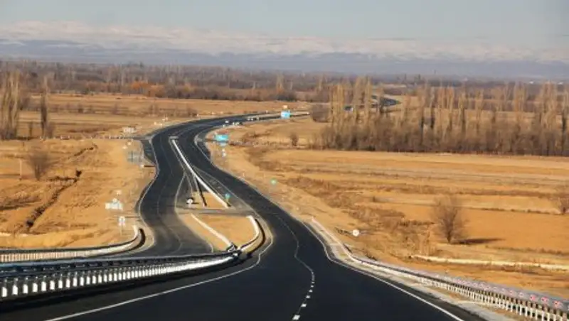 Касымбек пообещал, что качество дороги Алматы-Талдыкорган будет высоким