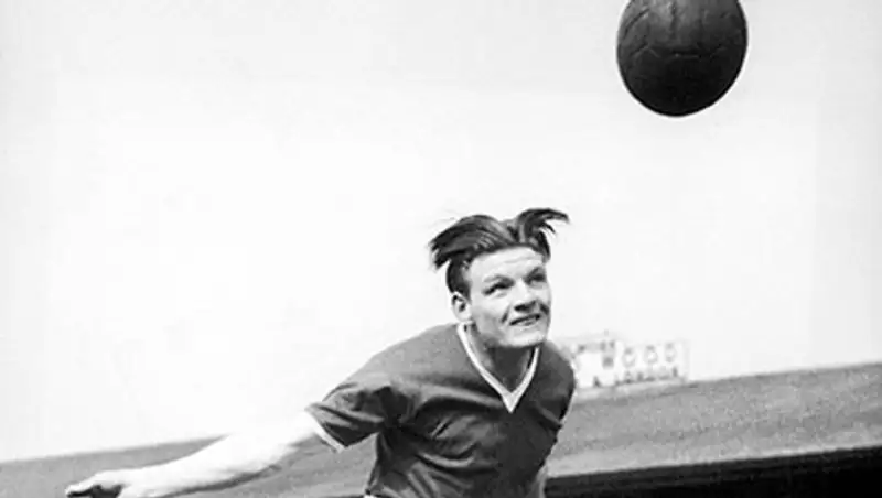 Умер бывший капитан «Манчестер Юнайтед», фото - Новости Zakon.kz от 25.11.2013 22:43