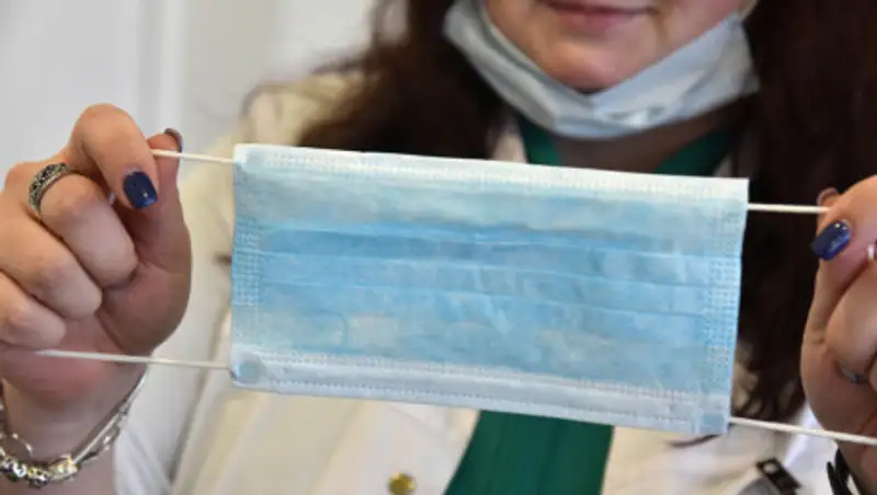 Главный санврач обратилась к казахстанцам, которые носят маски на подбородках