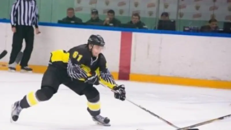 «Сарыарка» уступила «Челмету» в матче ВХЛ