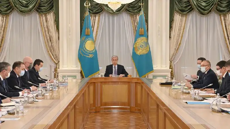 Токаев о финансово-экономической повестке: Ситуация меняется очень быстро