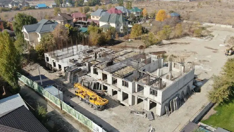 В Алматы снесут строящийся 12-этажный ЖК