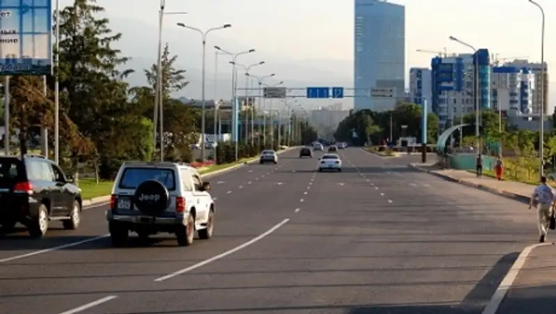 Грузовикам в Алматы не разрешат ездить по пр. Аль-Фабари и ВОАД