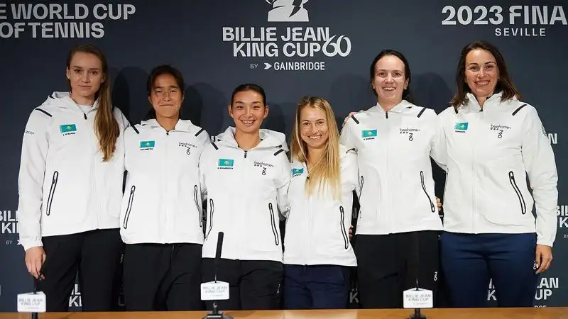 Елена Рыбакина в составе сборной Казахстана встретилась с легендой тенниса Билли Джин Кинг