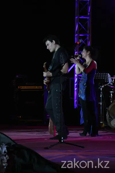 Парад оркестров в Алматы завершали классикой рока (фото) Парад оркестров в Алматы завершали классикой рока (фото), фото - Новости Zakon.kz от 10.09.2012 17:38