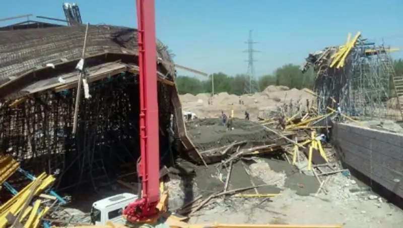 По факту обрушения моста в Алматы завели два уголовных дела