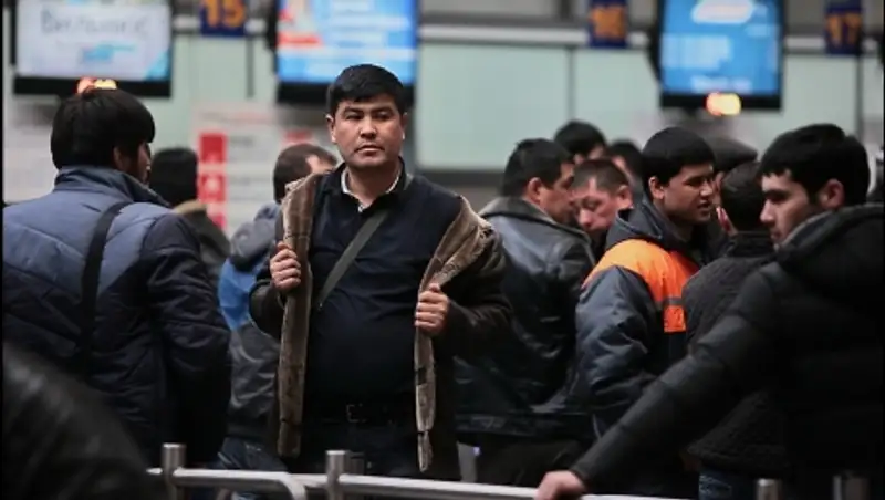 Глава московской полиции предлагает брать у мигрантов образцы ДНК