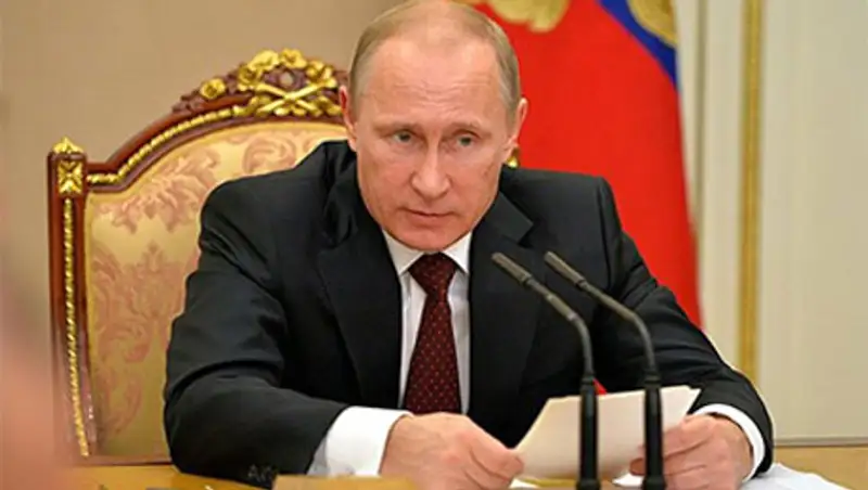 Путин рассказал о противодействии цветным революциям в России